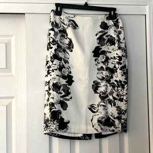 ZARA classy black/white floral pencil skirt!!